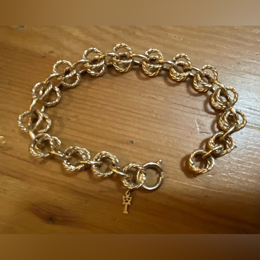 Trifari: vintage gold tone/plated twisted chain bracelet about/approximately 8 “